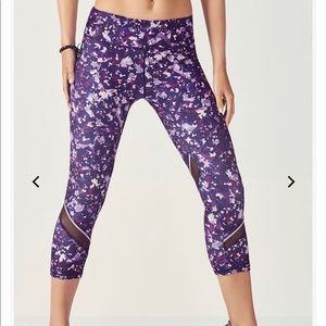 NWT Fabletics Debbie Reflective Capri XS